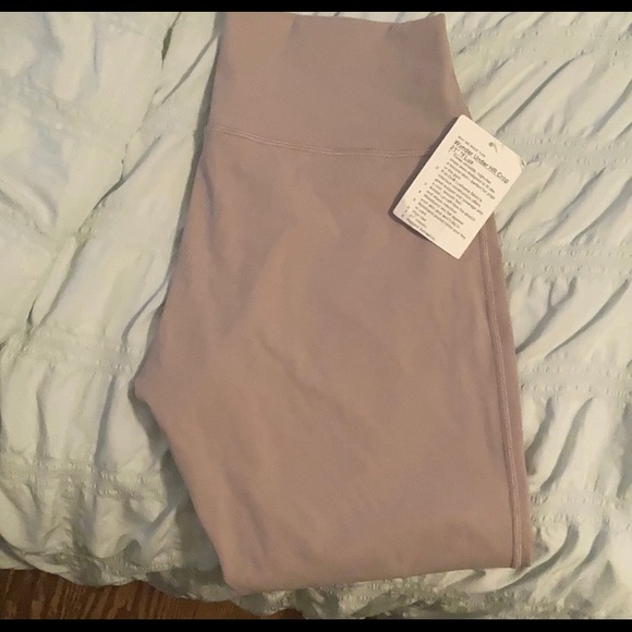 lululemon athletica Pants - Lululemon cropped leggings